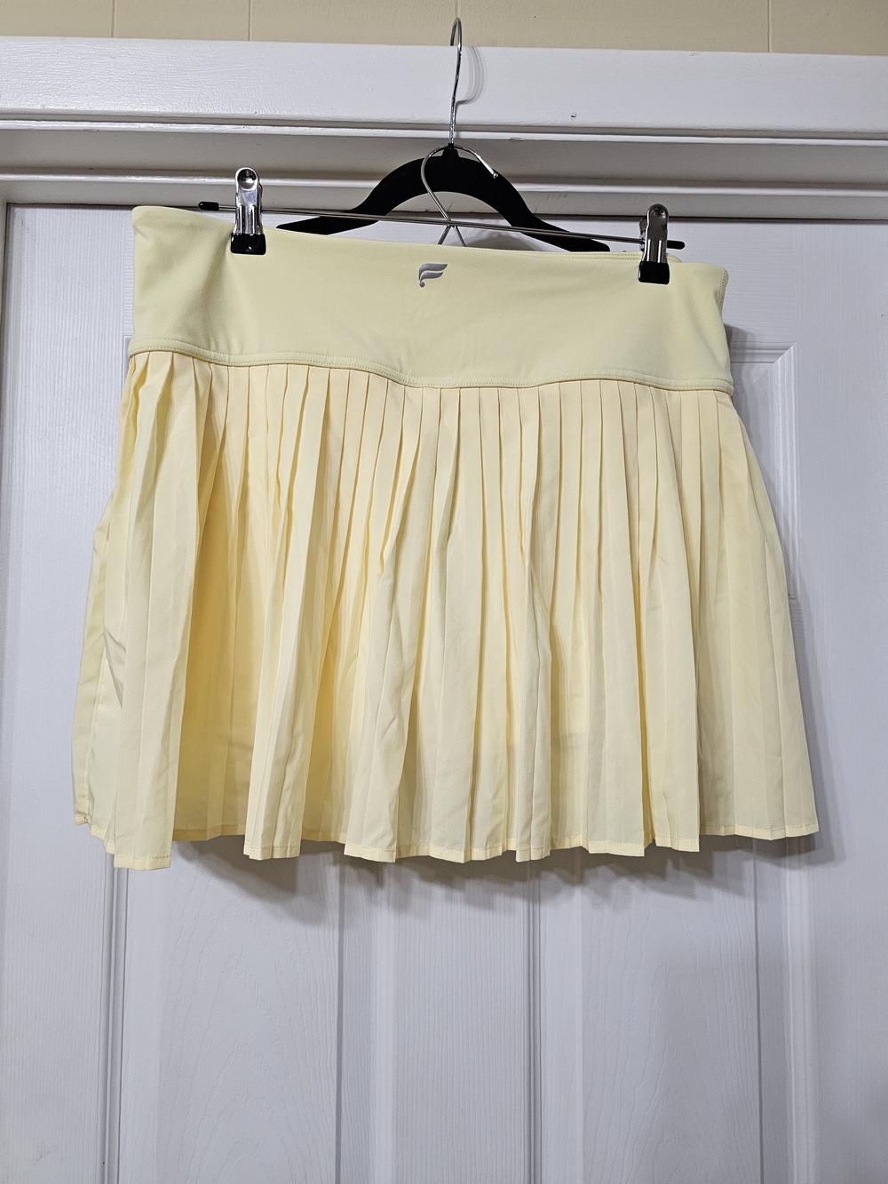 Fabletics Pale Yellow Pleated Tennis Skort - Picture 4 of 5
